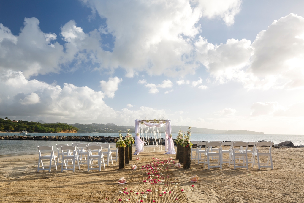 Book your wedding day in Windjammer Landing Villa Beach Resort